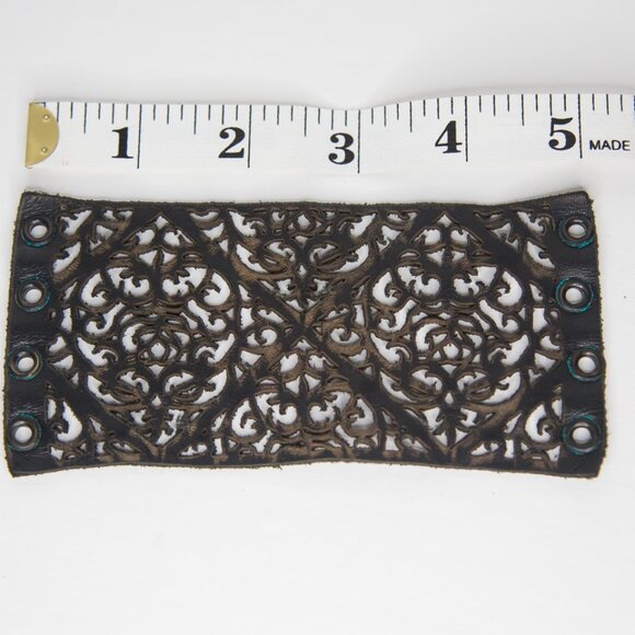 SOLD Vintage Laser Cut Black Leather Corset Wrist Cuff Bracelet - Picture 10 of 10